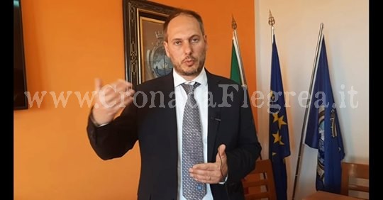 MONTE DI PROCIDA/ Sindaco e giunta in isolamento: «Positivo un componente della nostra squadra politica»