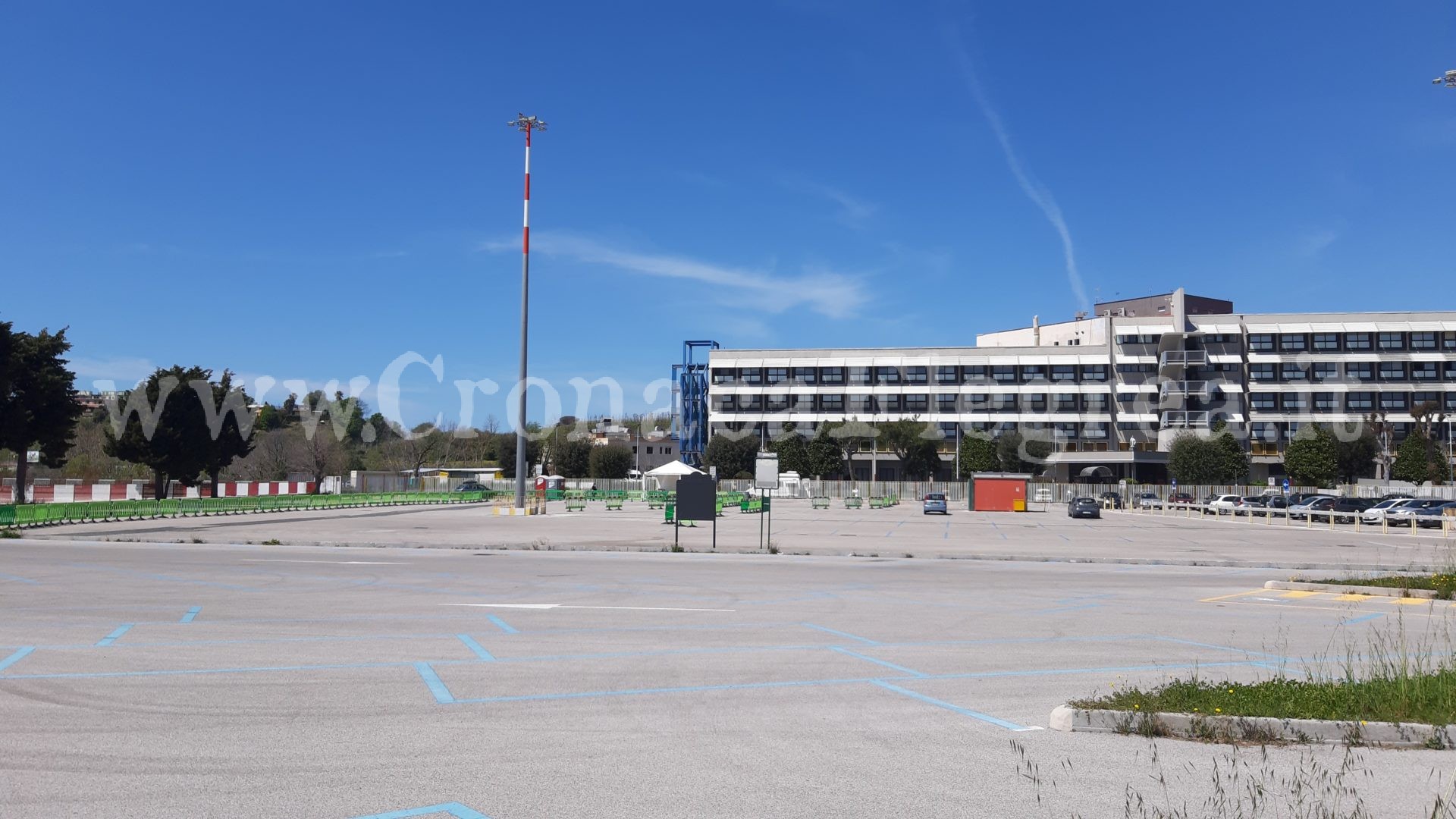 POZZUOLI/ Ruba uno stereo nel parcheggio dell’ospedale, nei guai un 41enne di Quarto