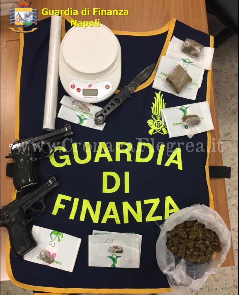 BACOLI/ Spaccio di hashish e marijuana, arrestato un 24enne