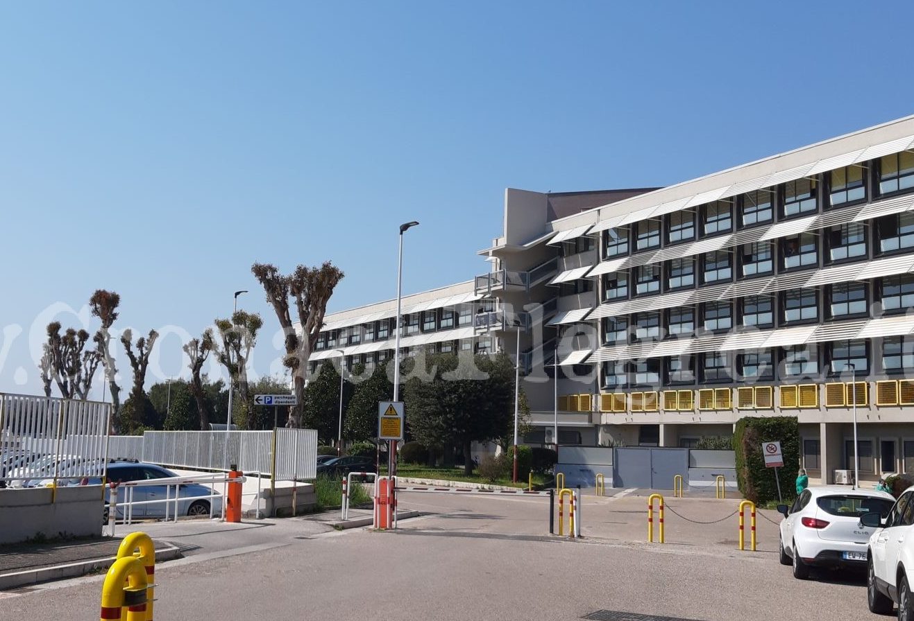 Coronavirus, infettati infermieri e OSS dell’ospedale di Pozzuoli: chiuso un intero reparto