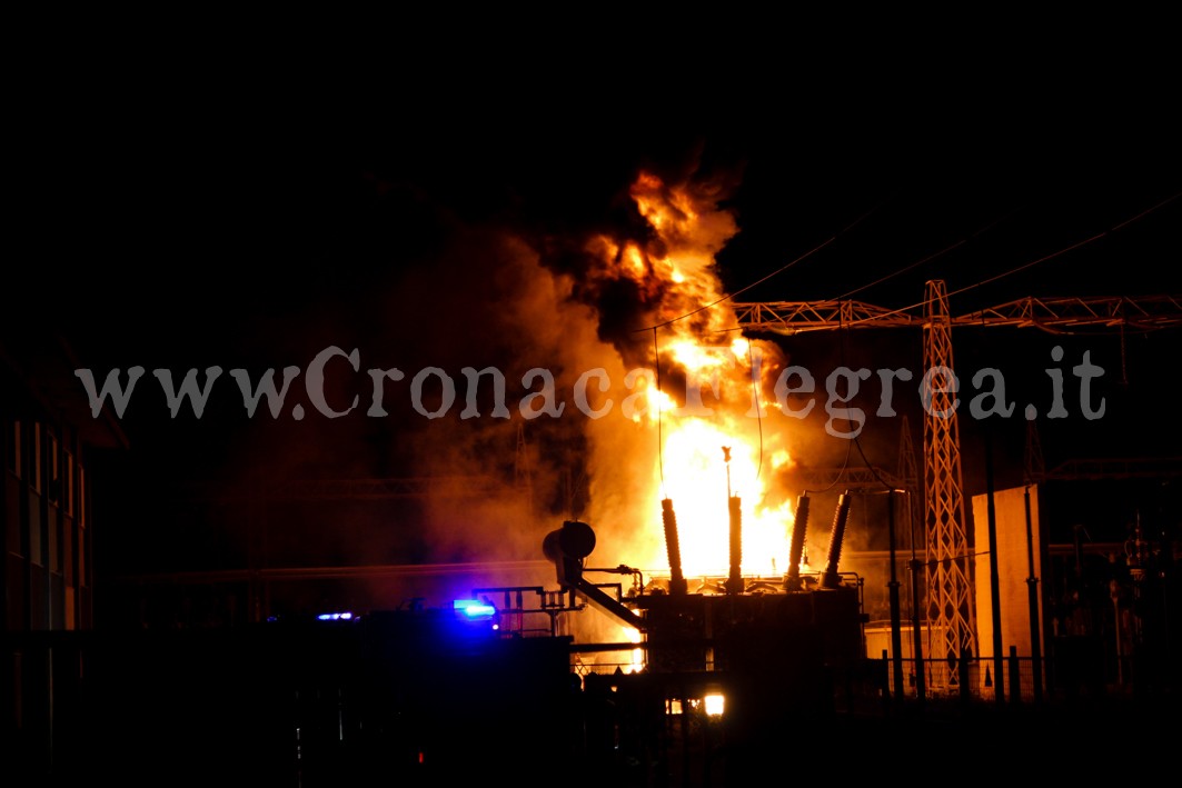 POZZUOLI/ Incendio nella centrale Enel, il sindaco: «Ho chiesto chiarimenti al gestore»