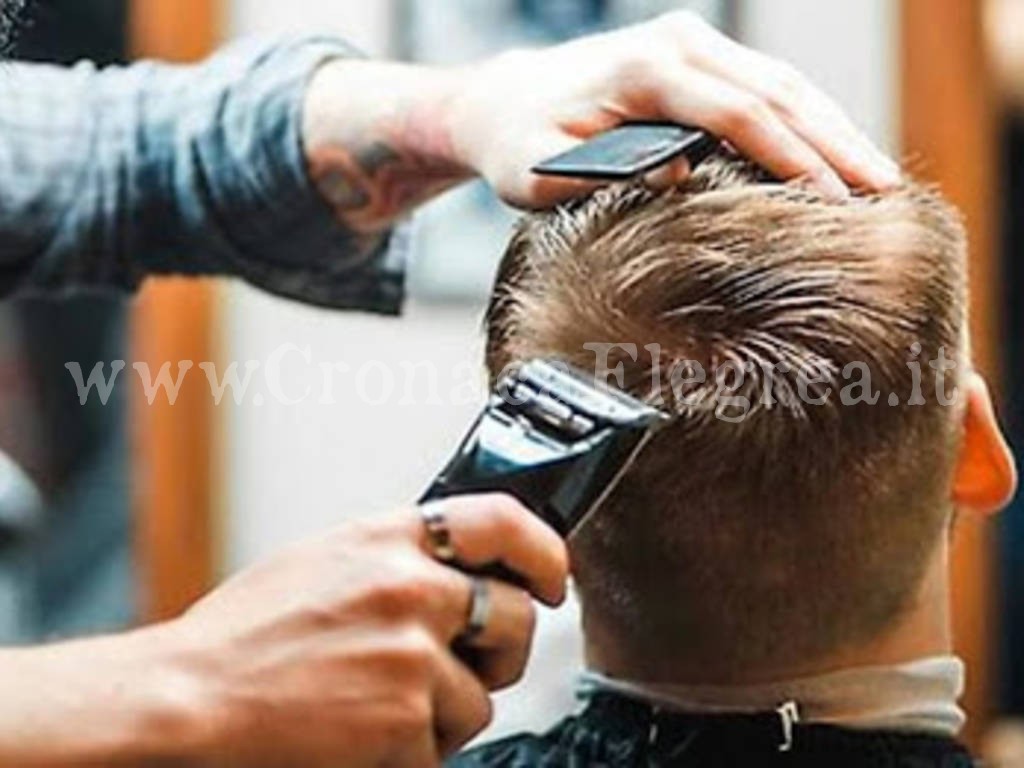 La denuncia: «A Pozzuoli troppi barbieri ed estetiste illegali, così si rischia seriamente»