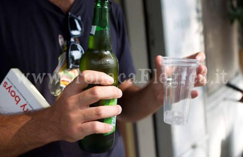 A Pozzuoli scatta il nuovo divieto di vendita e consumo di bevande in vetro