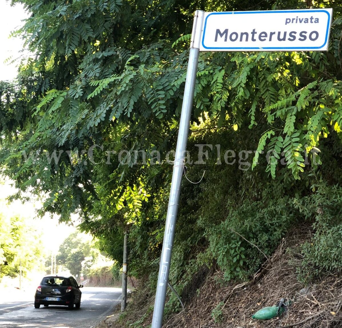 POZZUOLI/ «Strada impraticabile e pericolo incendi» SOS dei residenti di privata Monterusso