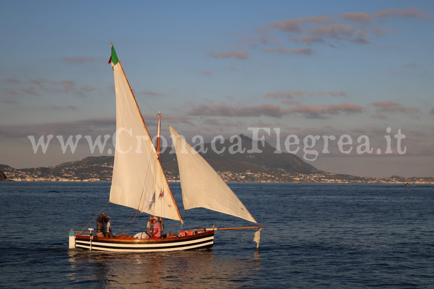 Da Monte di Procida a Gaeta: traversata a vela latina in memoria di Quandel