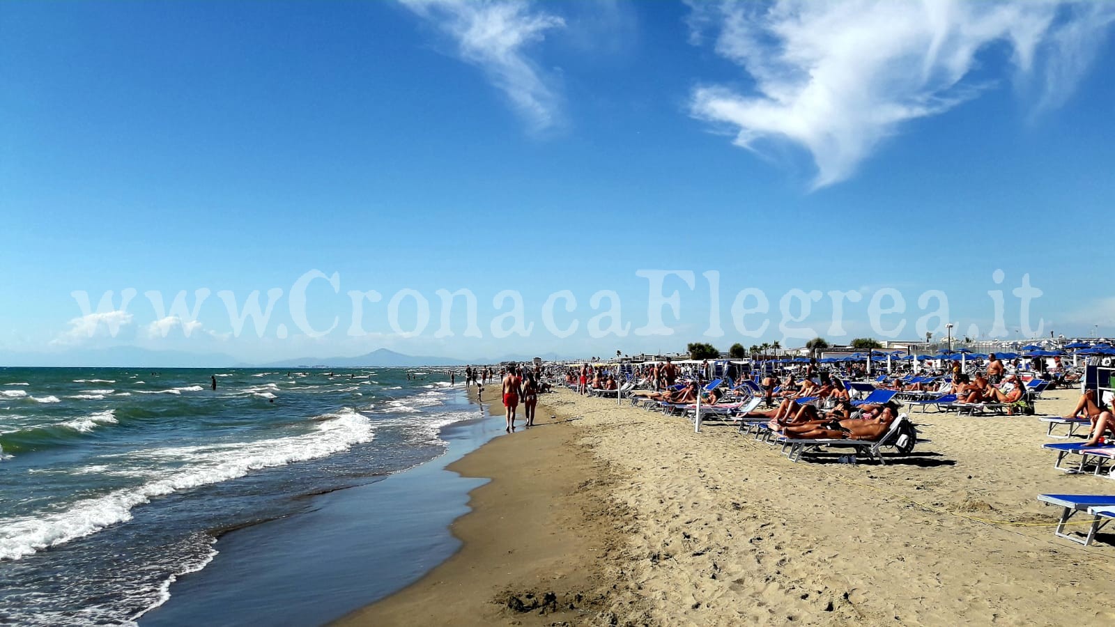 Caos spiagge a Pozzuoli, il comune «chiude» tre lidi a Licola