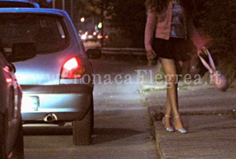 Costringe due sorelle a prostituirsi sulla Circumvallazione esterna, arrestato