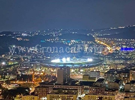 Lutto cittadino e stadio “San Paolo” illuminato tutta la notte per Maradona