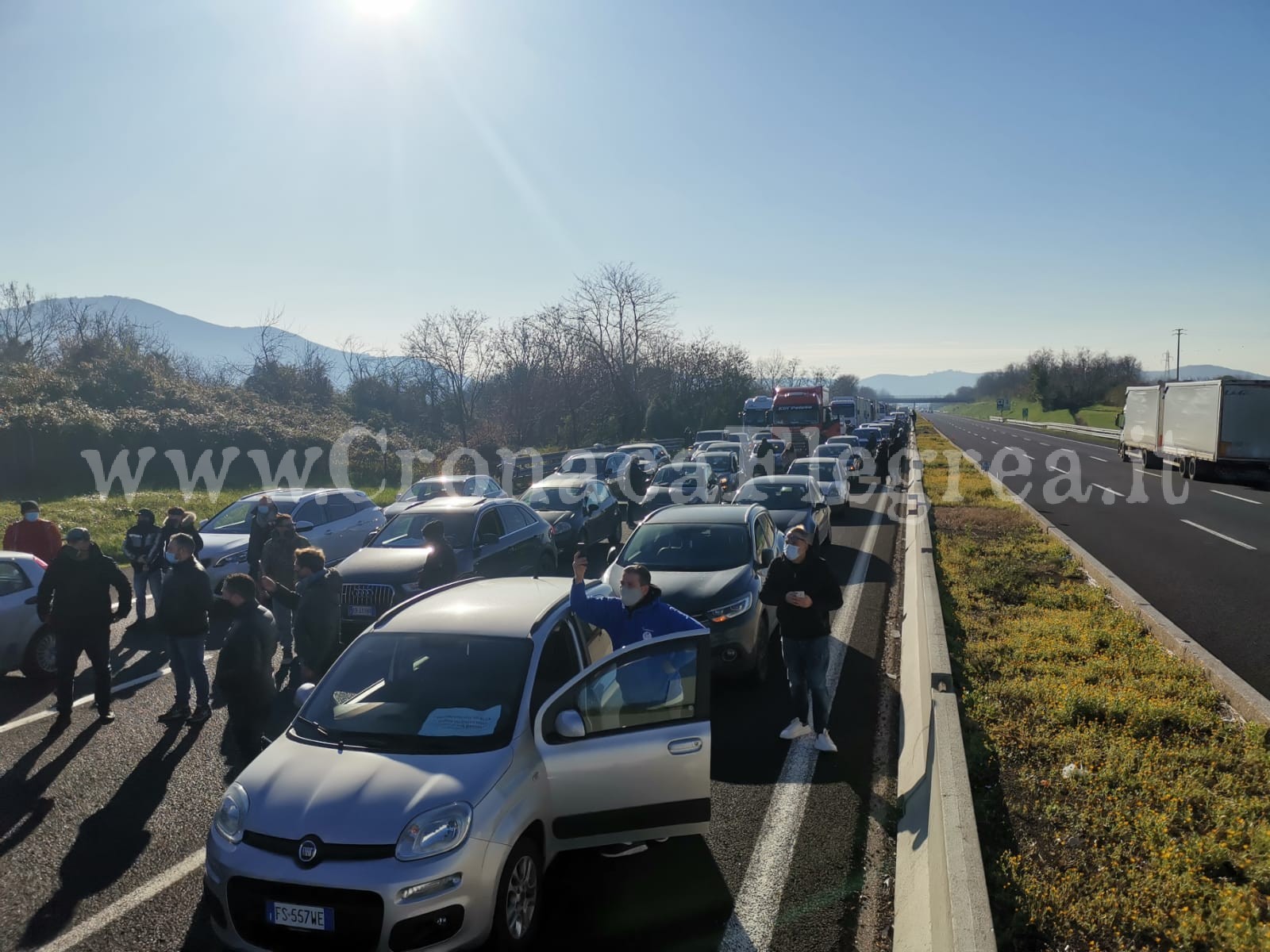 Rivolta dei ristoratori flegrei e di tutta la Campania: bloccata l’Autostrada – LE FOTO