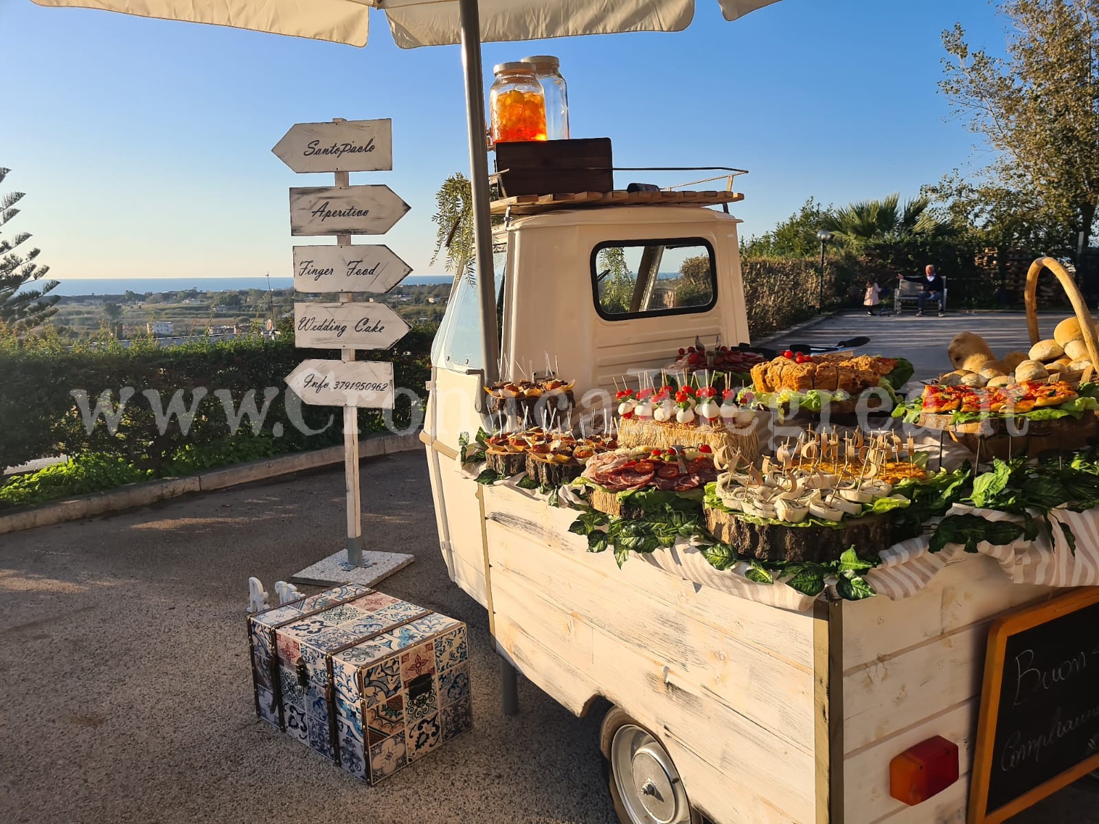 POZZUOLI/ Aperitivi e rinfreschi itineranti: arriva “Ape Car Special Events” – LE FOTO