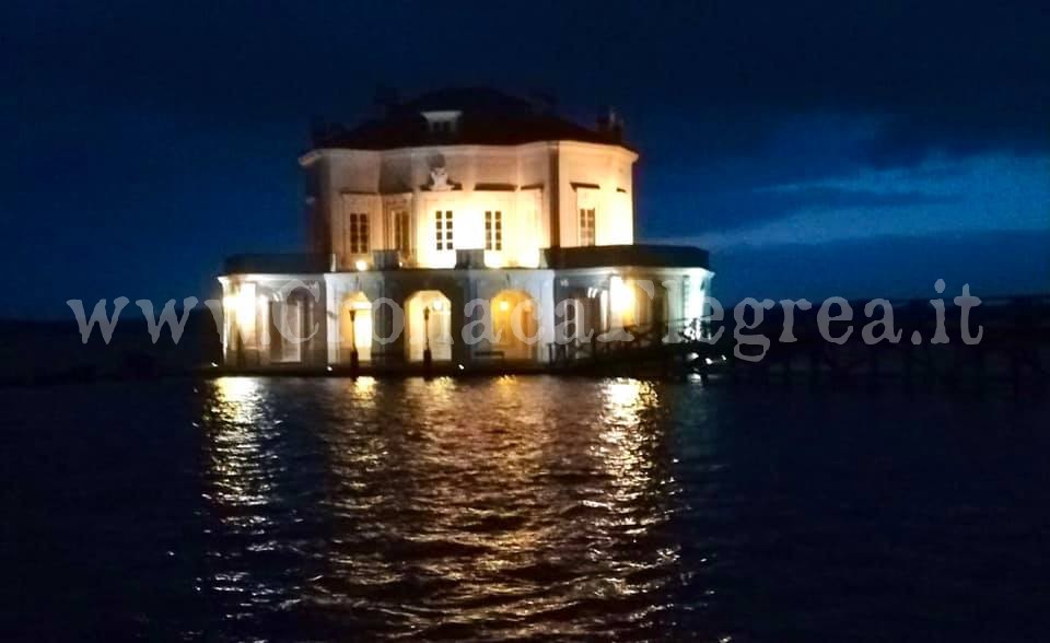 BACOLI/ La Casina Vanvitelliana torna a splendere anche di notte