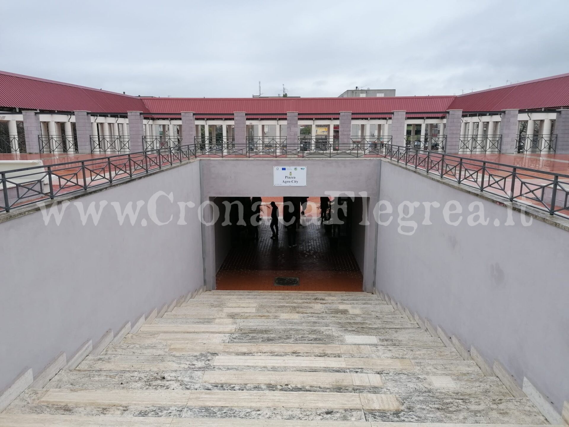 POZZUOLI/ Inaugurata la nuova Piazza de Curtis a Monterusciello – LE FOTO