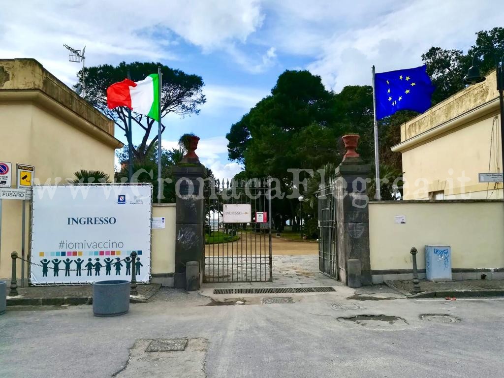 Parte nella Casina Vanvitelliana di Bacoli la campagna vaccinale anti Covid