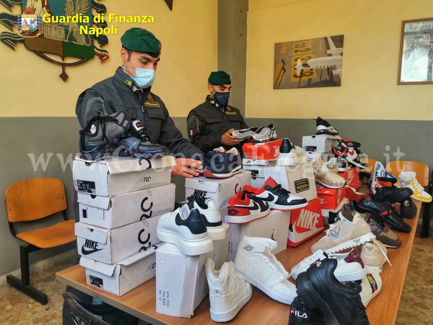 La Guardia di Finanza sequestra 139mila tra scarpe e articoli per la casa contraffatti