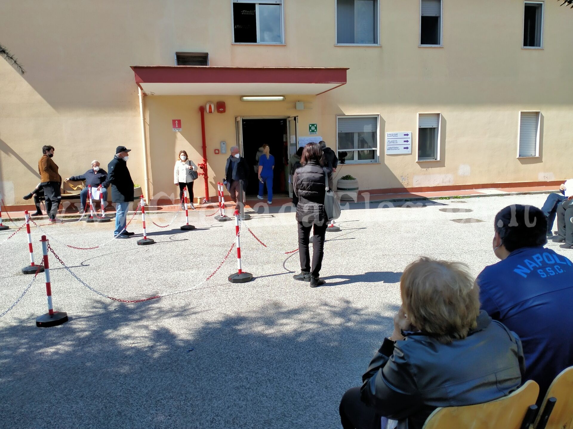 «Complimenti allo staff del centro vaccinazioni dell’ospedale di Pozzuoli»