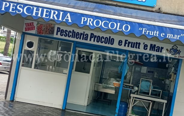 «Ripartiamo più forti di prima!» A Monterusciello il take away di pesce “Pescheria Procolo”