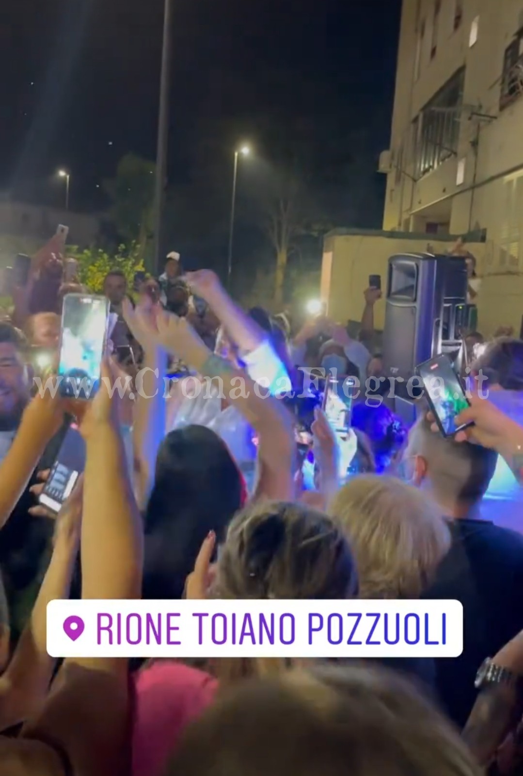POZZUOLI/ Feste abusive al Rione Toiano: denunciata Rita De Crescenzo. Multati i neomelodici