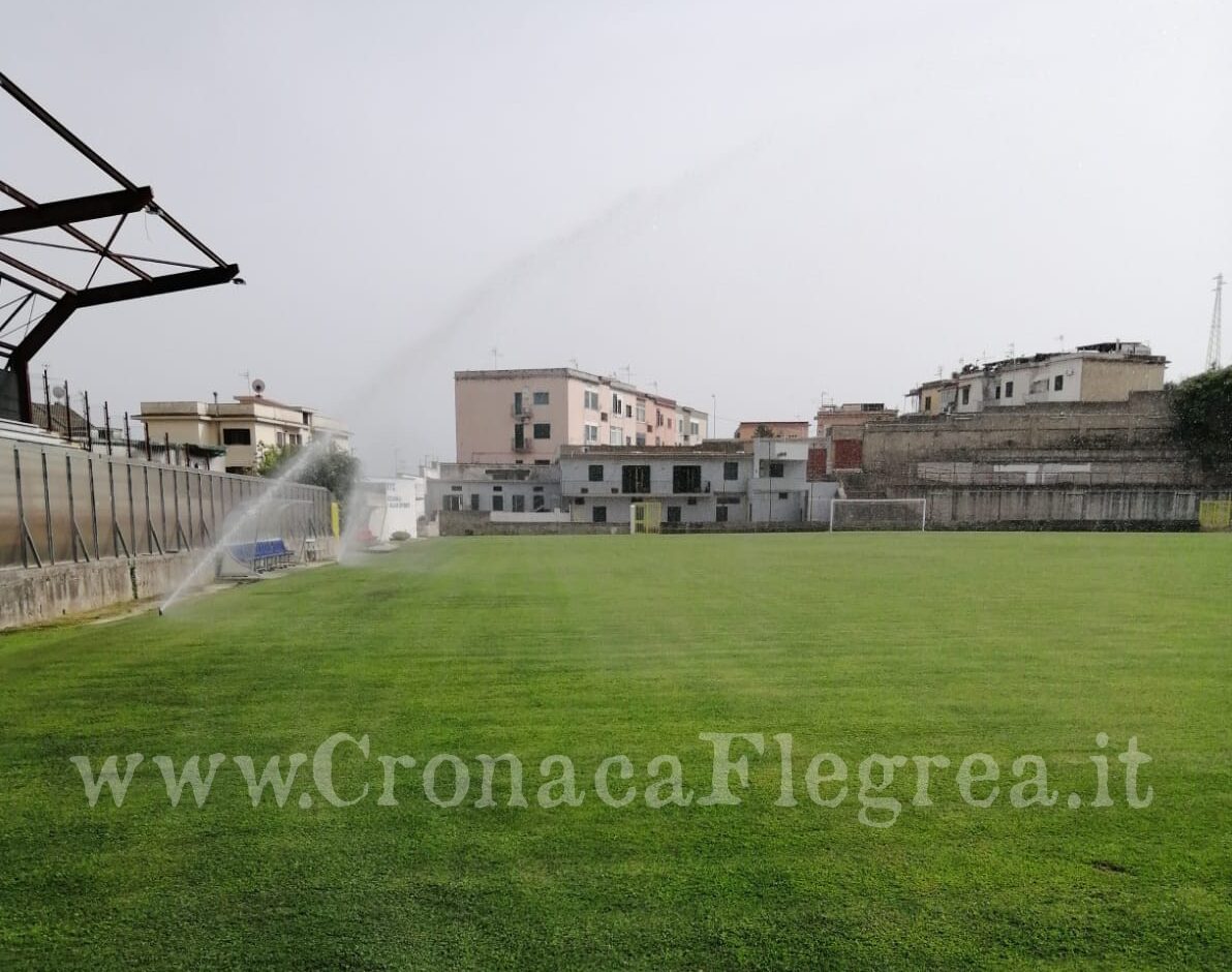 Affidata la manutenzione del manto erboso dello stadio di Pozzuoli: costerà 20mila euro per quattro mesi