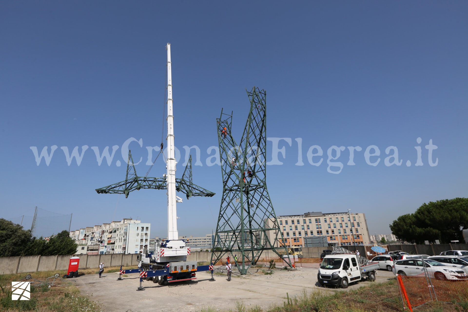 Napoli, Terna avvia la demolizione della linea elettrica Castelluccia – San Sebastiano