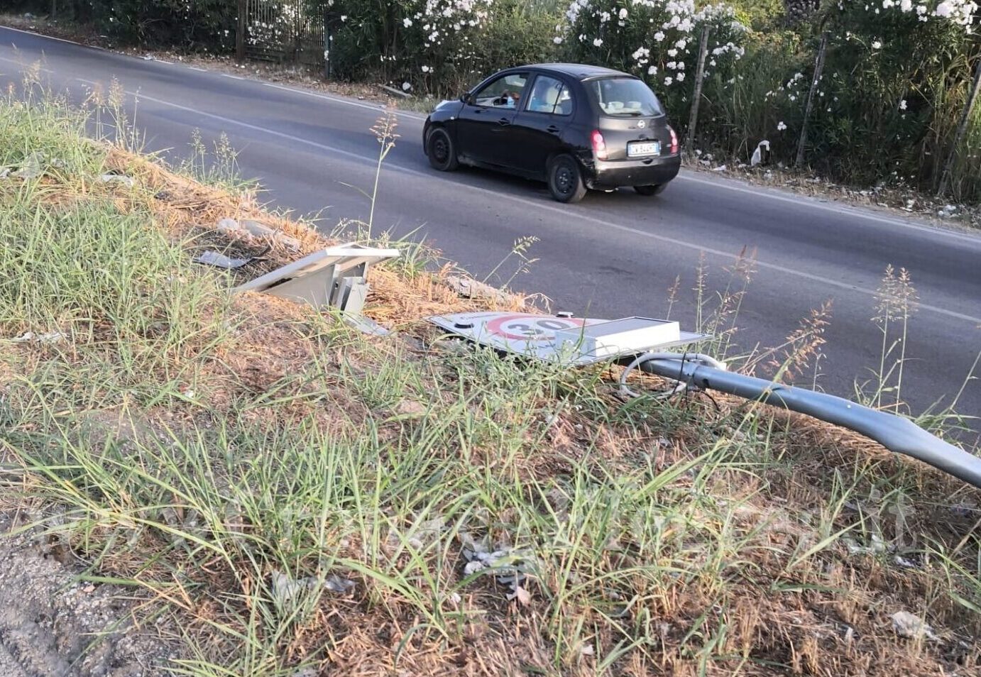 POZZUOLI/ Segnale abbattuto: chi (non) l’ha visto? – LA FOTO