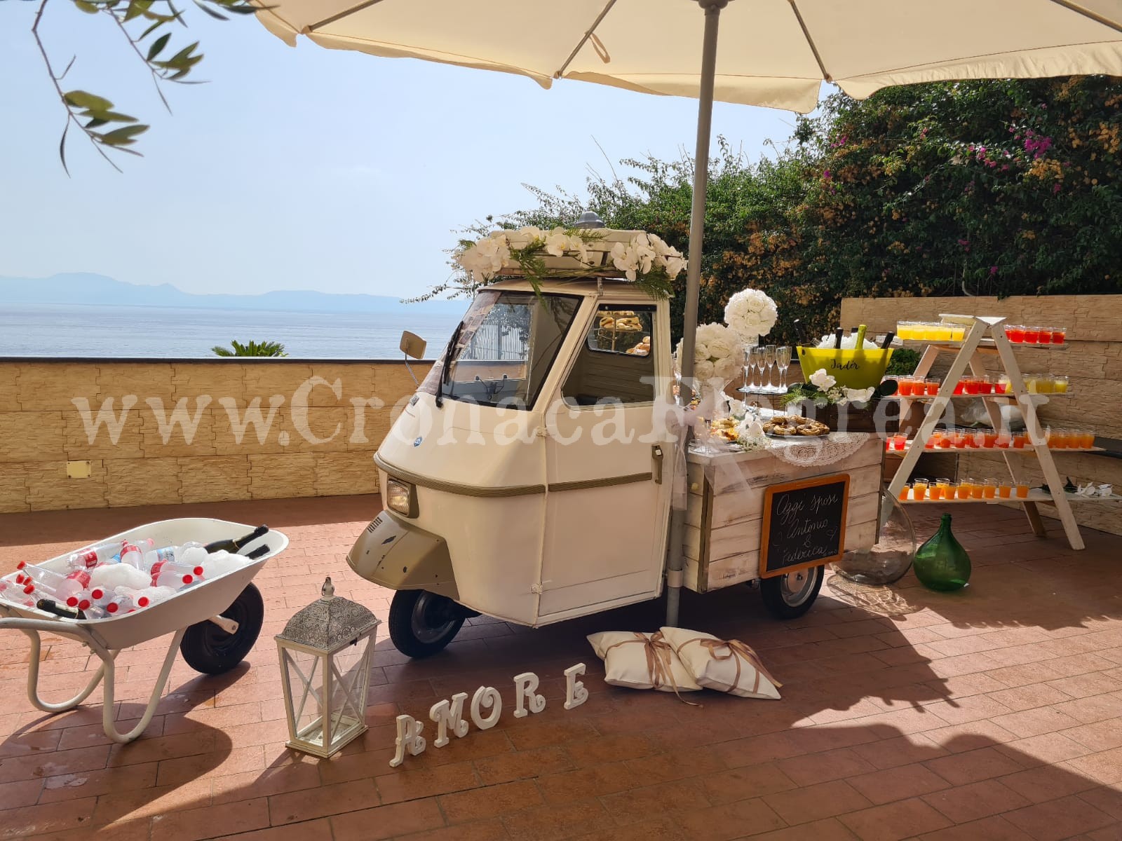 POZZUOLI/ Giulia e il suo Ape Car per aperitivi speciali e itineranti – LE FOTO