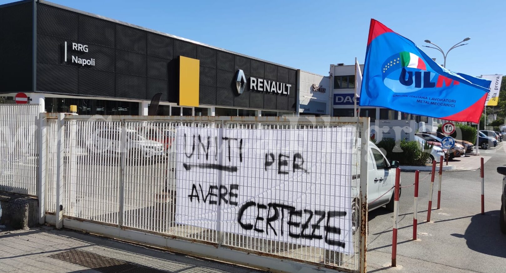 Renault vende la filiale di Pozzuoli, scoppia la protesta dei dipendenti