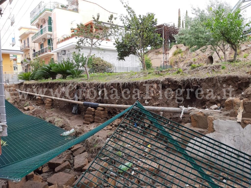 POZZUOLI/ Via ai lavori di ricostruzione del muro di protezione dell’area archeologica di via Solfatara