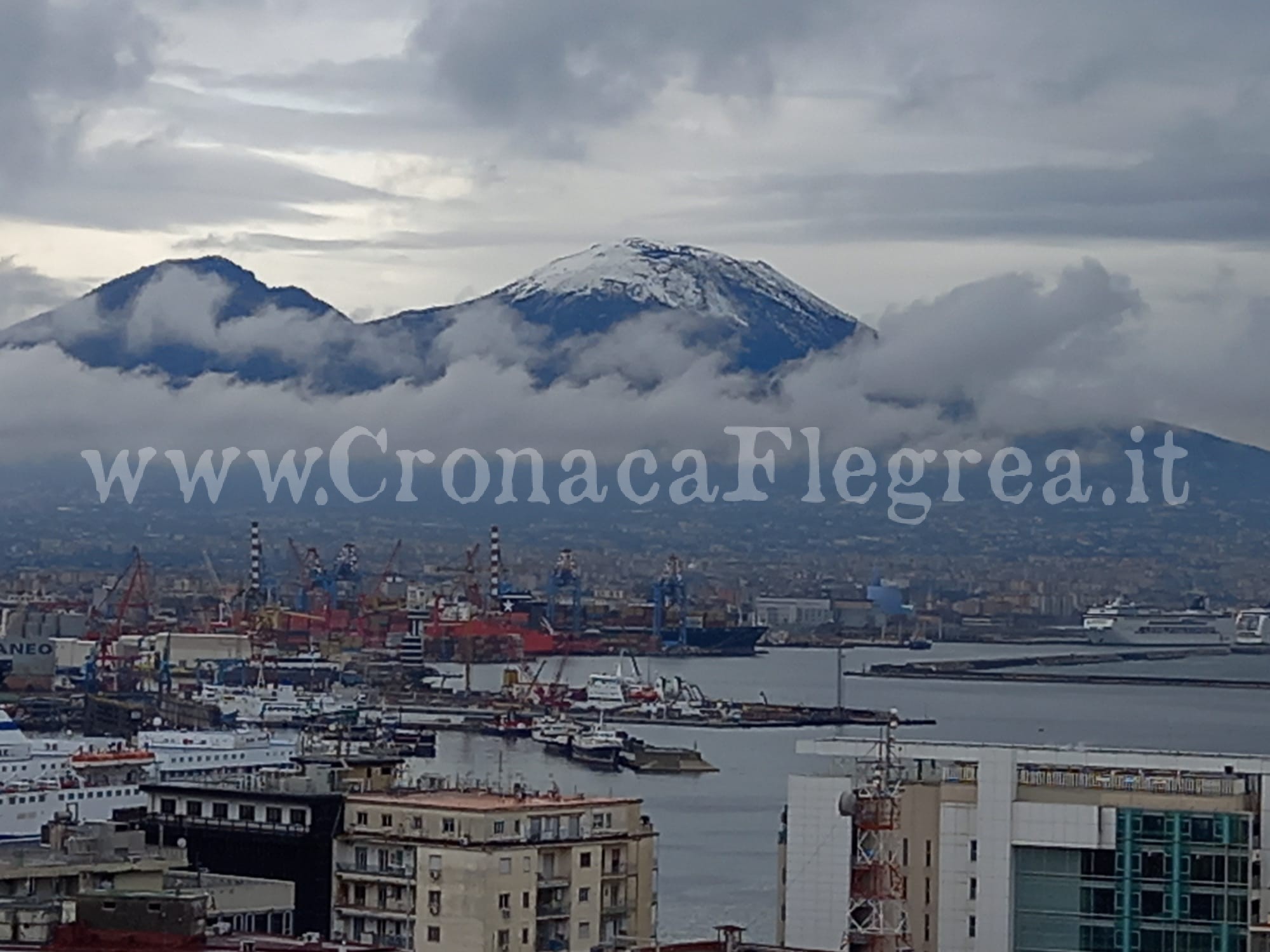 Pioggia e freddo per tutta la settimana: sul Vesuvio c’è la neve