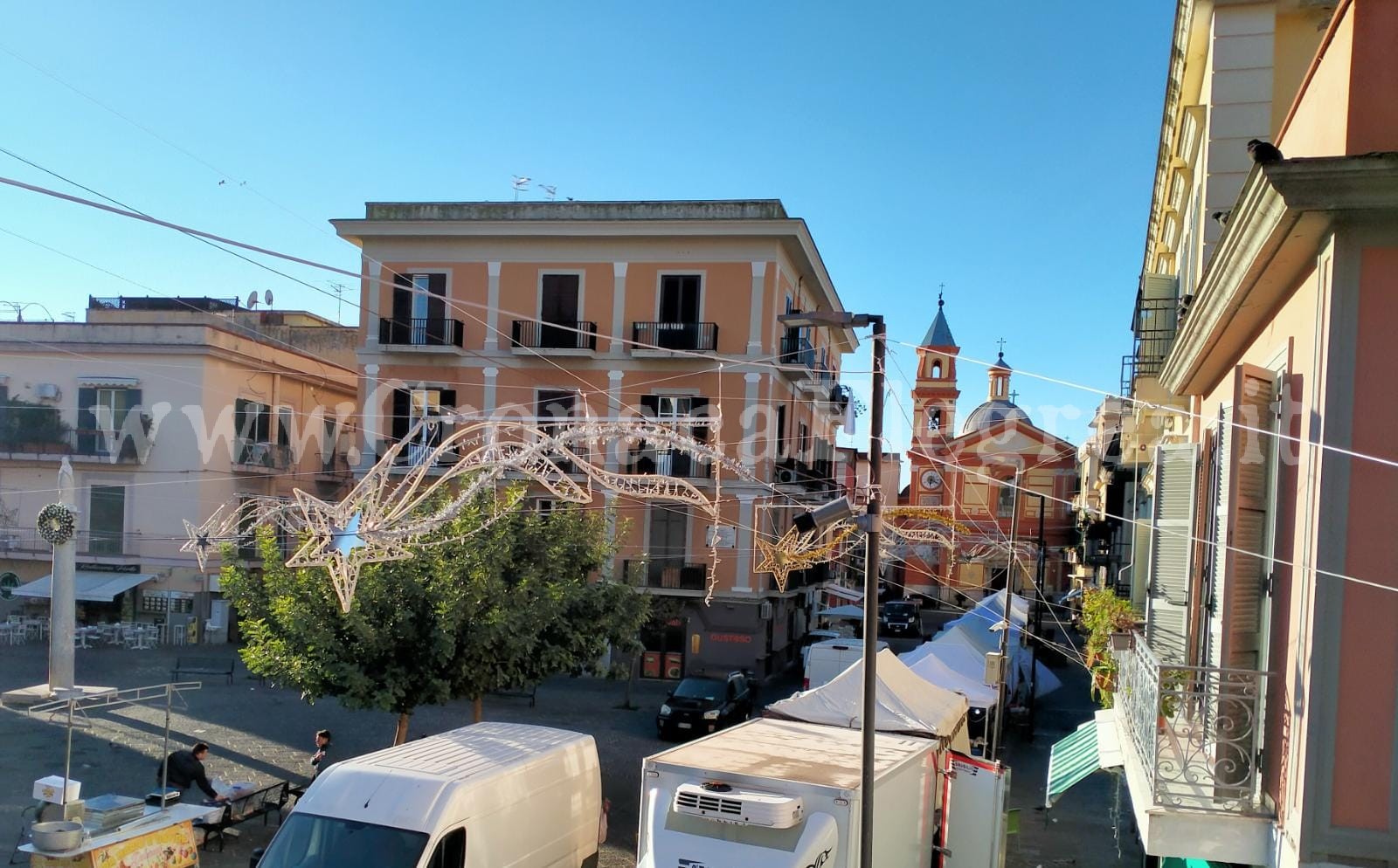 Aspettando il Natale, tornano i mercatini nel centro storico di Pozzuoli