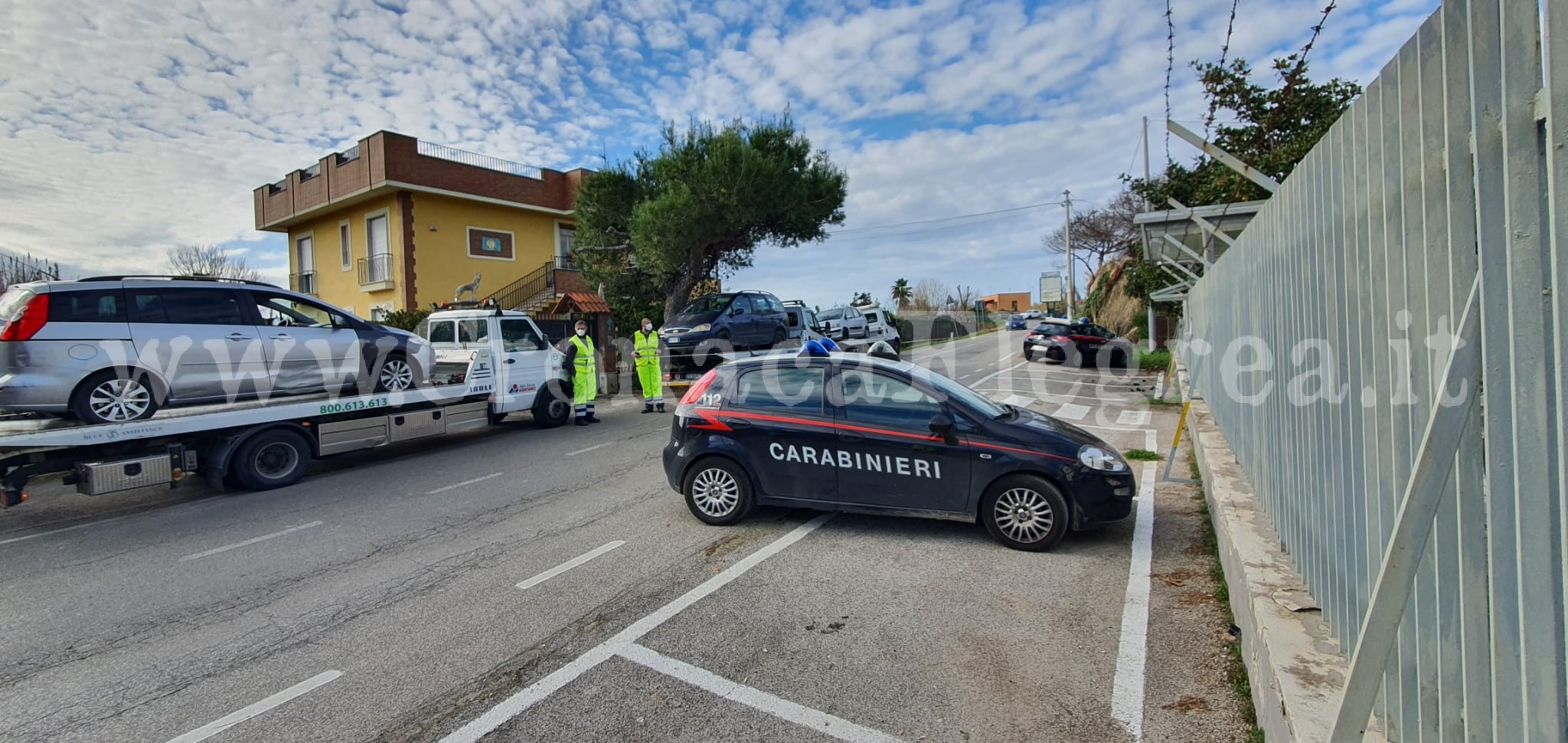 POZZUOLI/ Blitz dei carabinieri a Licola: sequestrati i taxi abusivi – FOTO E VIDEO