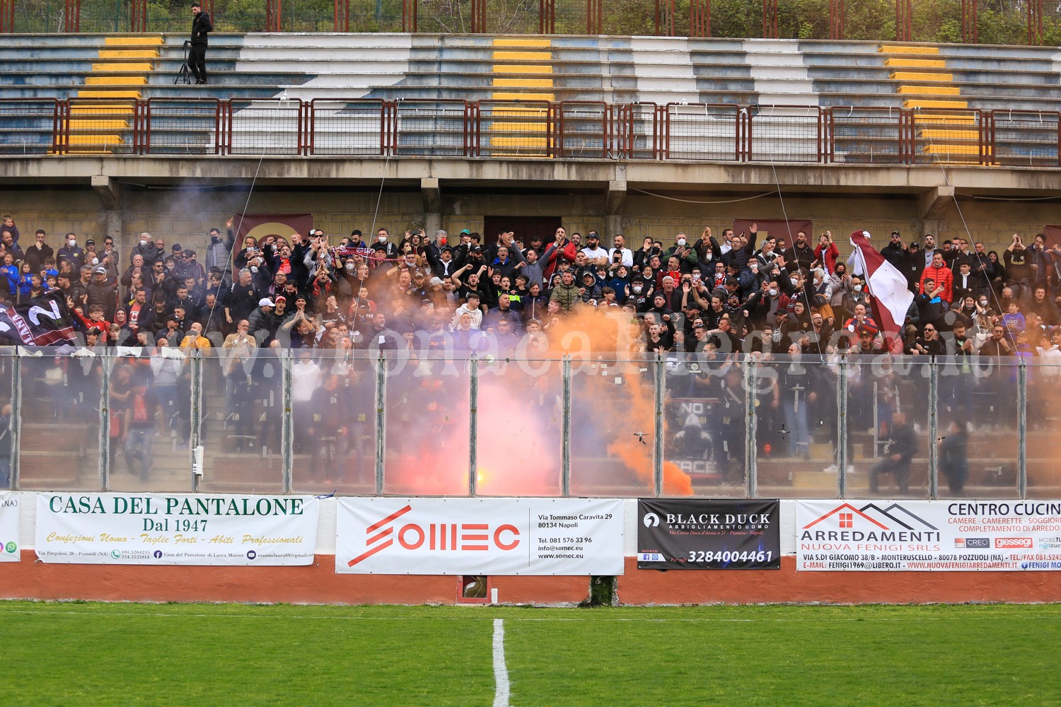 CALCIO/ «Tutti al Partenio!» La mobilitazione dei tifosi della Puteolana per la storica finale