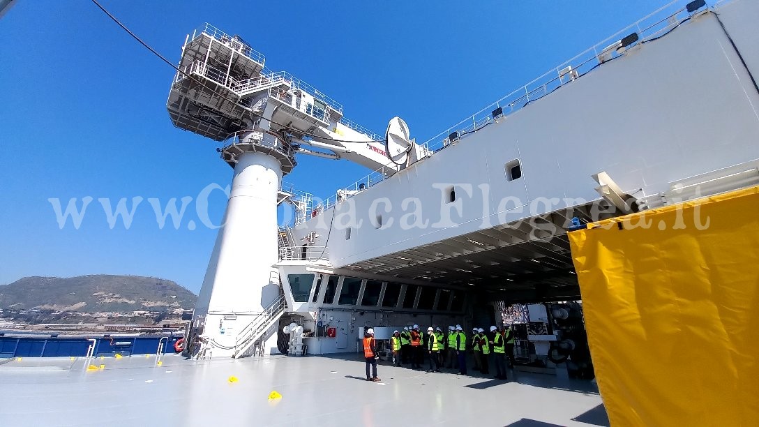 A Pozzuoli il taglio del nastro della “Leonardo Da Vinci”, la nave posacavi più grande al mondo – LE FOTO