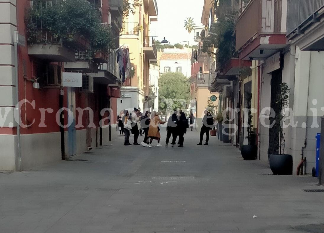 Forte scossa a Pozzuoli: magnitudo 3.5, paura e gente in strada – LE FOTO