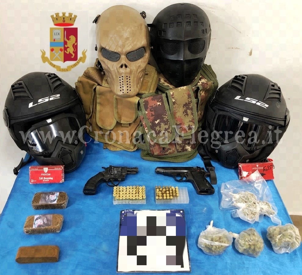 Blitz della Polizia: sequestrate armi e droga