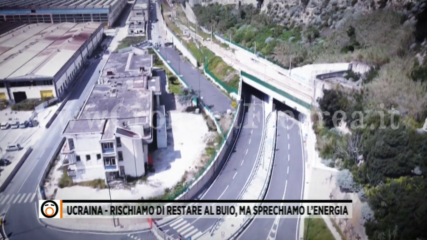 POZZUOLI/Luci accese 24 ore su 24 nel tunnel Tangenziale-porto, lo spreco che fa parlare l’Italia