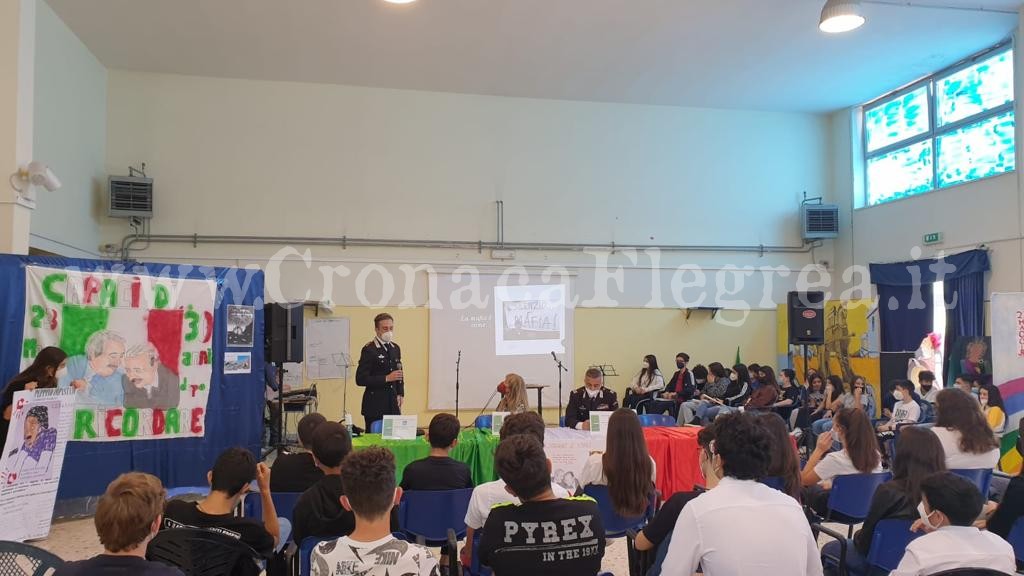 Giornate della legalità a Pozzuoli: i carabinieri incontrano gli studenti – LE FOTO