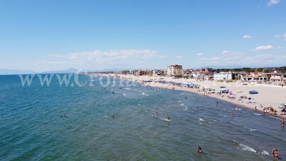 Mare e spiagge libere, gli attivisti flegrei ‘in trasferta’ a Viareggio