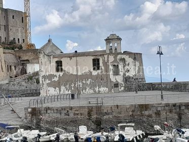 I LETTORI SEGNALANO/ «Perché la Chiesa simbolo di Pozzuoli è ridotta così?»