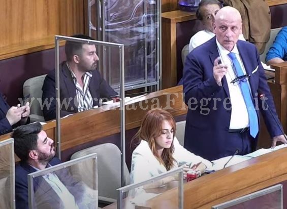 POZZUOLI/ L’ex sindaco Figliolia denuncia: «Maggioranza Manzoni con incompatibilità e conflitti di interesse»
