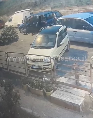 POZZUOLI/ Auto rubata a Monterusciello, le telecamere riprendono i ladri
