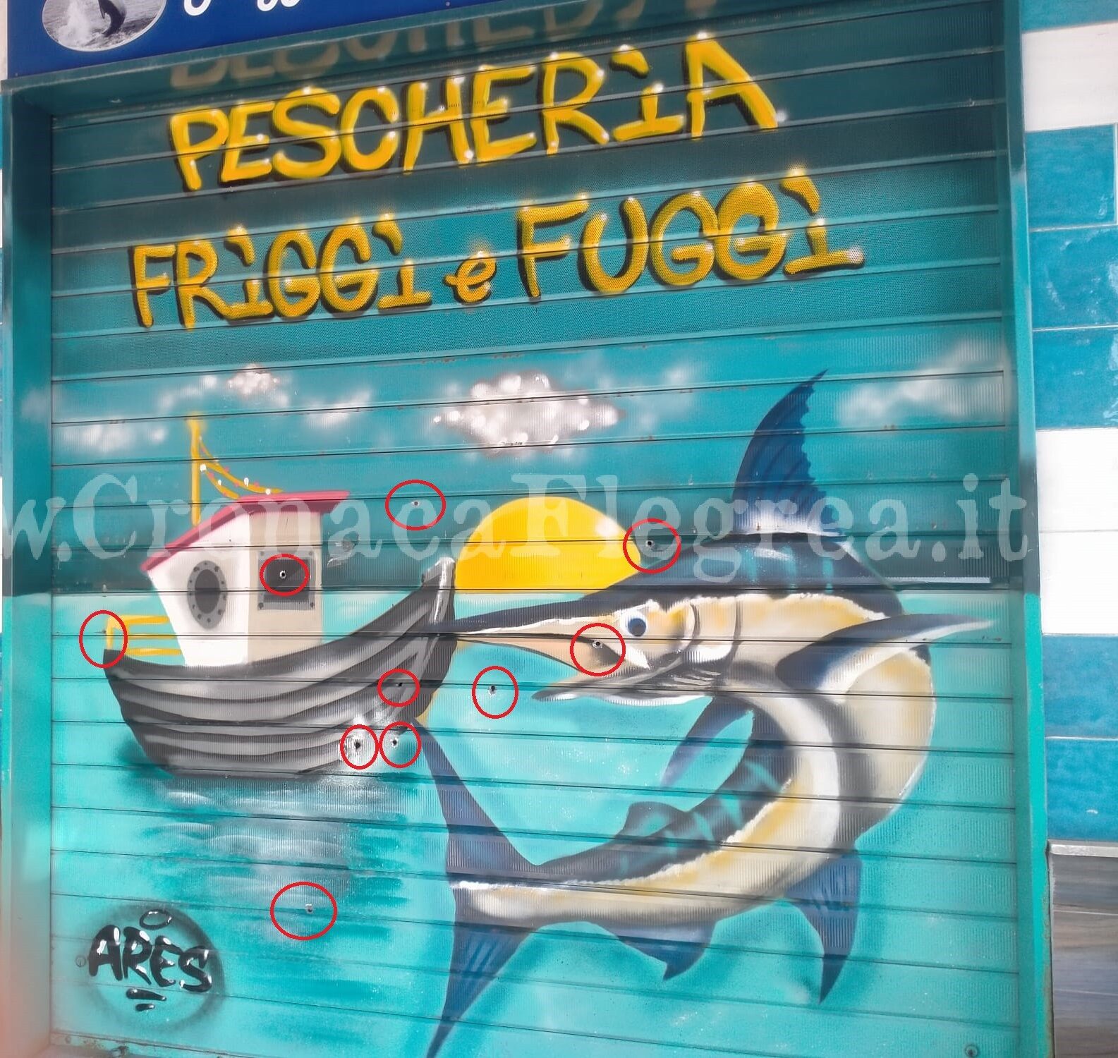 POZZUOLI/ Vendetta trasversale contro il neo pentito Alfano: crivellata di colpi la pescheria del cugino – LE FOTO