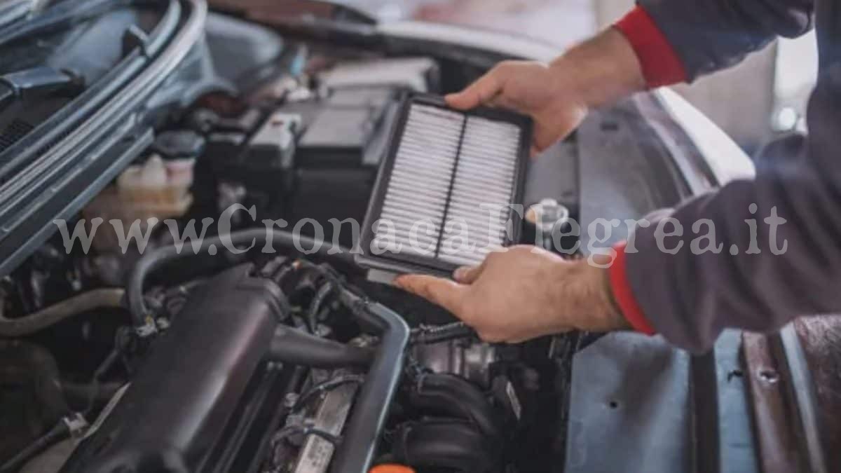 BACOLI/ Non riesce a riparare l’auto, titolare di un’officina picchiato da tre clienti