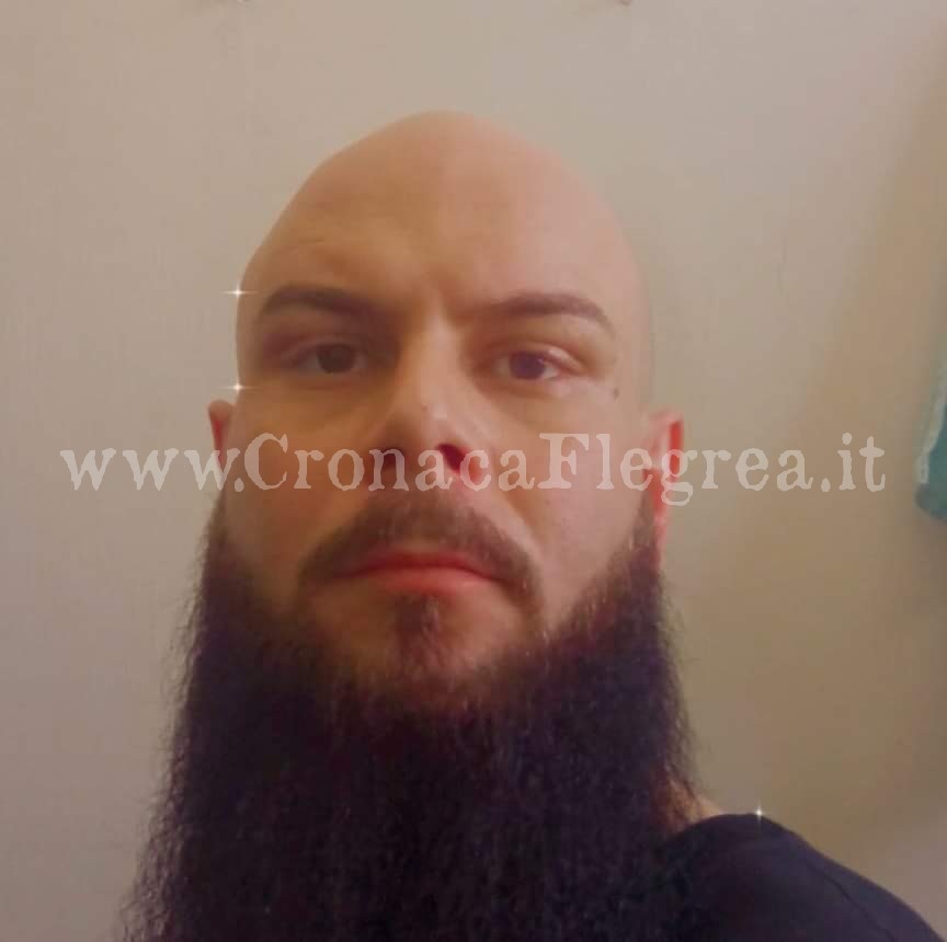 POZZUOLI/ Rapina con finta mitraglietta al Rione Toiano: 28enne preso dai carabinieri dopo inseguimento