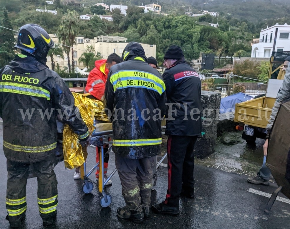 Maltempo, da Pozzuoli per Ischia anche 110 volontari e 10 carabinieri