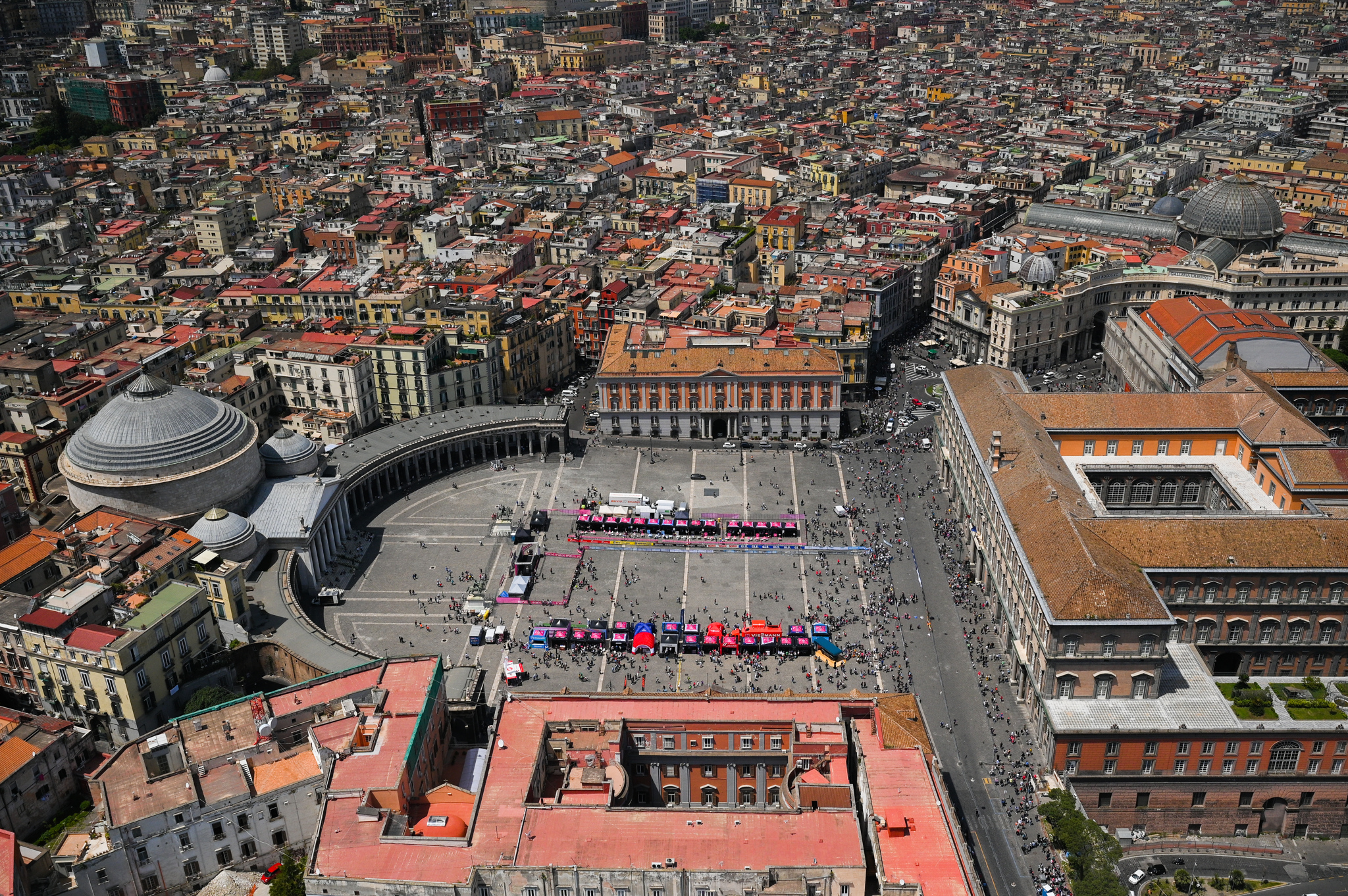 La carovana rosa torna a Napoli nel 2023: sarà la sesta tappa del Giro d’Italia