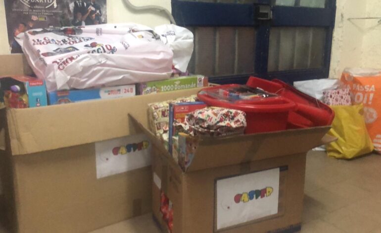 Carabinieri, Progetto Comune e Casper donano regali ai piccoli pazienti dell’ospedale di Pozzuoli