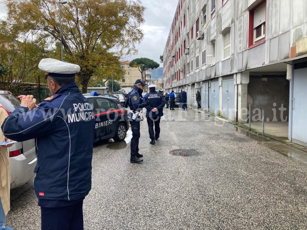 Blitz antiabusivismo nel Rione 219 di Quarto, rimosse baracche e cancelli