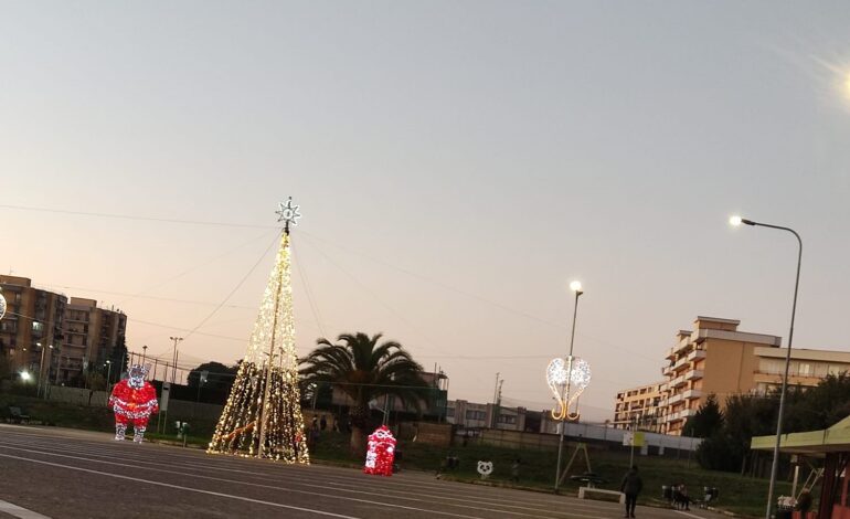 POZZUOLI/ Natale flop a Monterusciello: saltano gli eventi in piazza e il Comune non avvisa