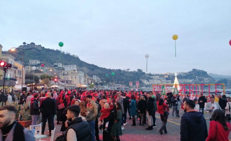 Capodanno a Bacoli, vietata la vendita di lattine e bottiglie di vetro