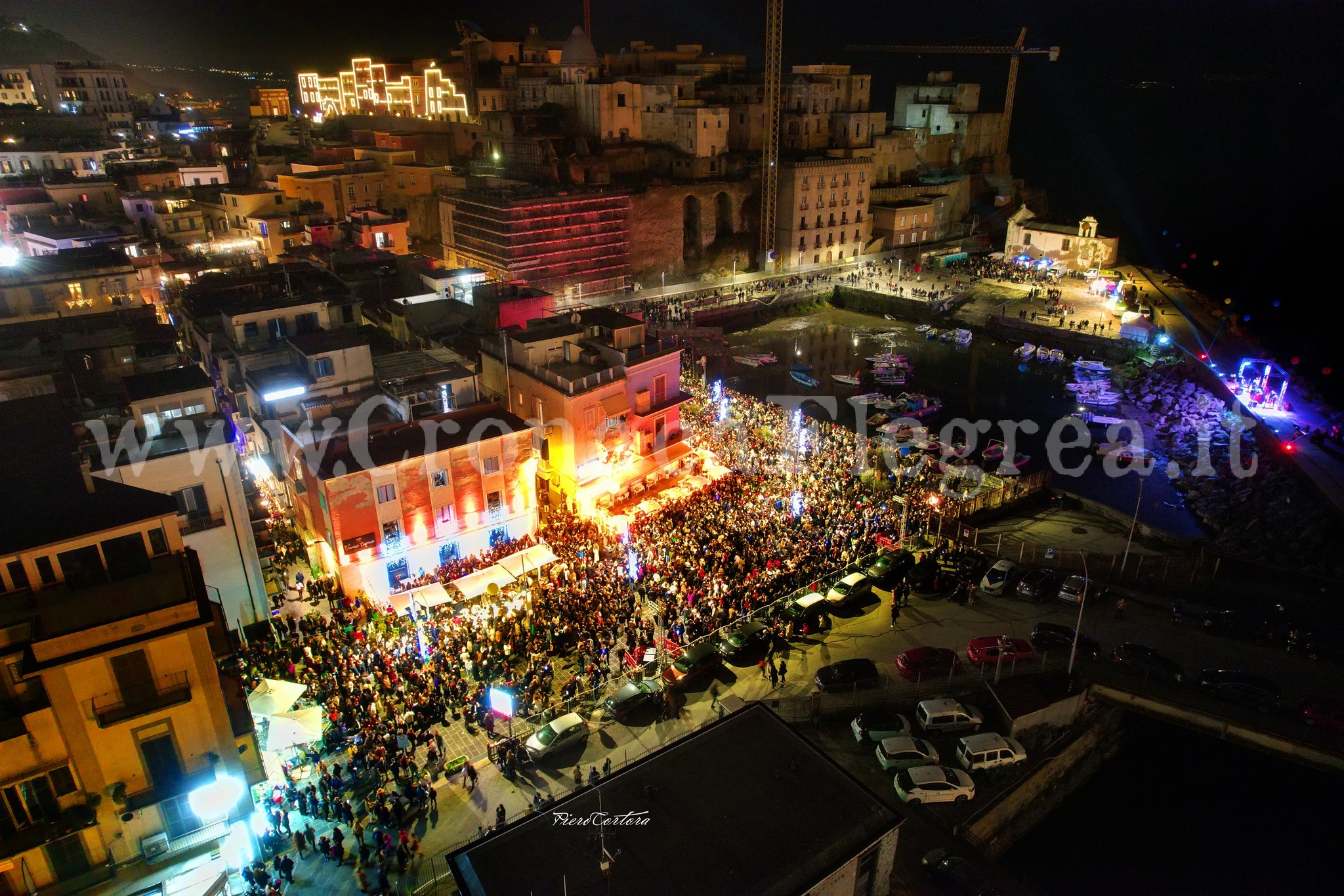 Aperitivo del 31 dicembre: la Darsena di Pozzuoli torna ad illuminarsi con musica e divertimento